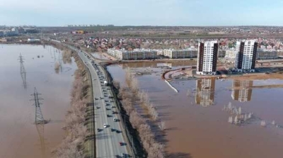 Массовая эвакуация в Оренбурге: за последние 10 часов уровень воды в Урале поднялся на 40 см, достигнув отметки 1143 см